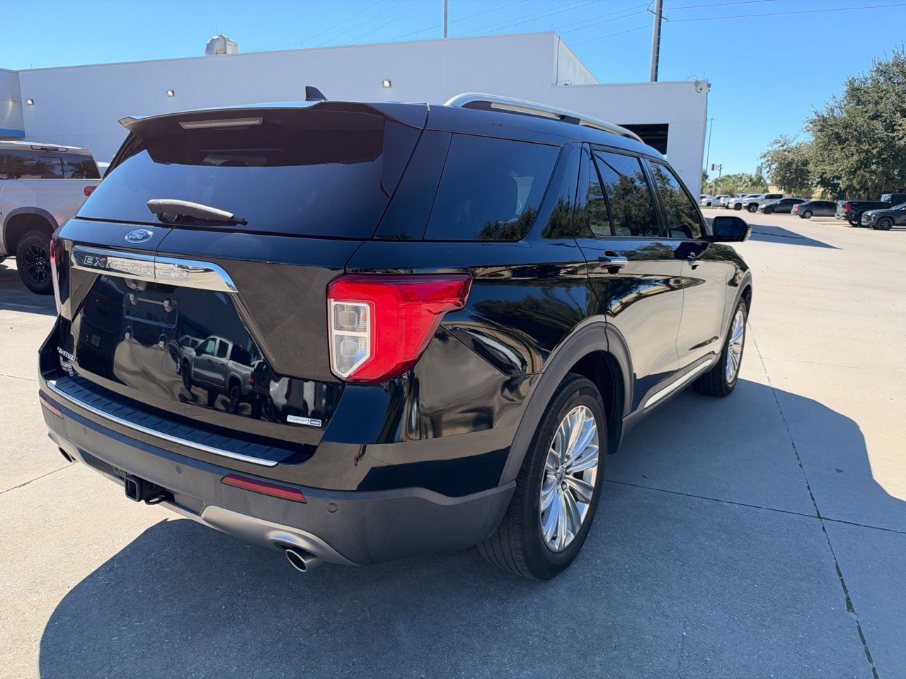 Used 2020 Ford Explorer Limited w/ Class III Trailer Tow Package AWD/4WD image 5