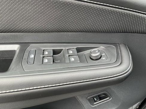 New 2026 Volkswagen Atlas Cross Sport SE image 19