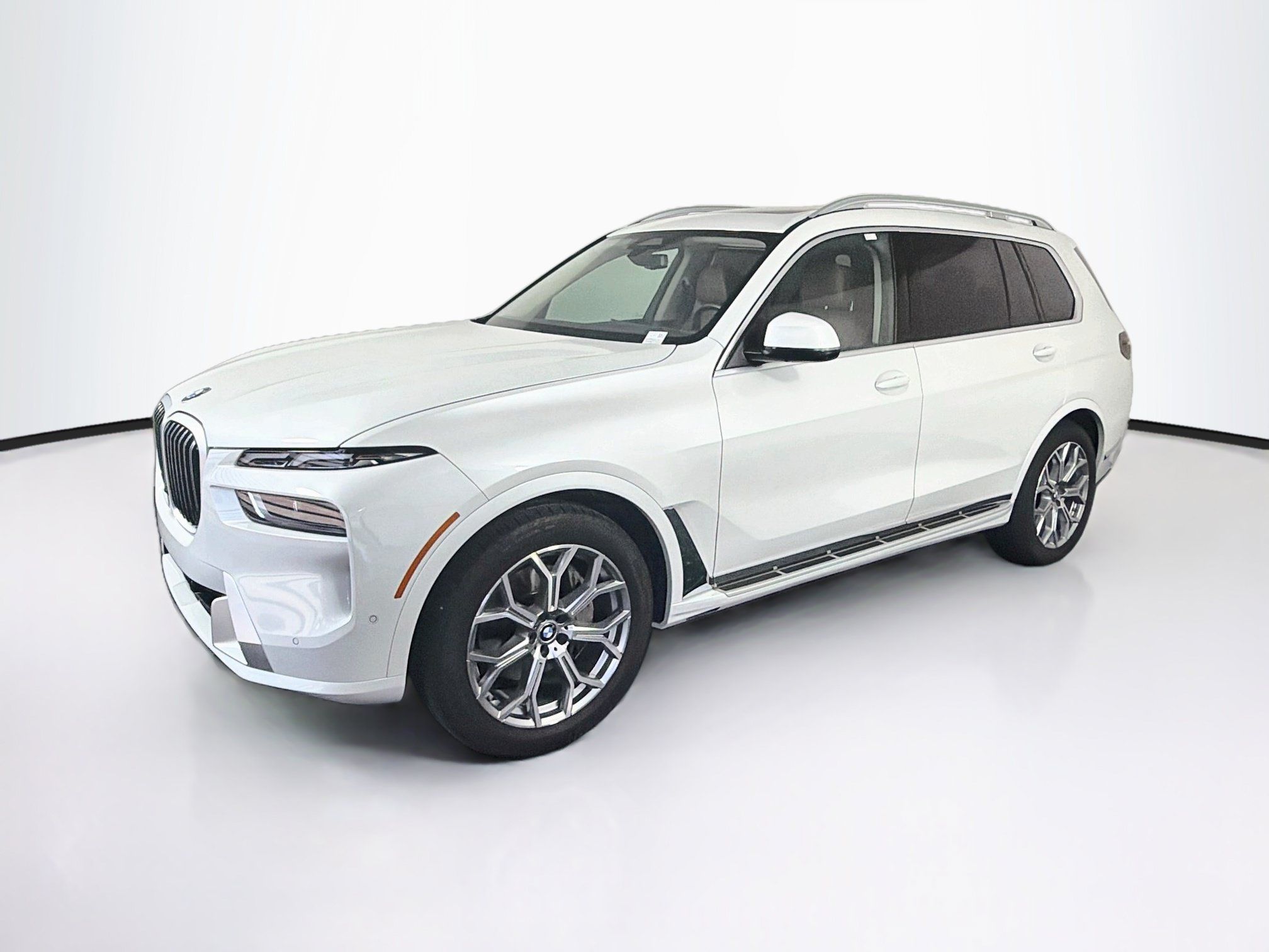 Used 2025 BMW X7 xDrive40i AWD/4WD image 3