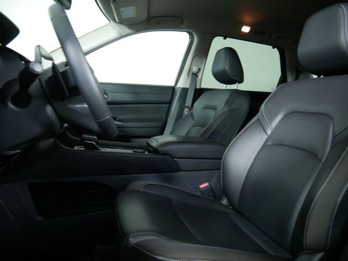 Used 2025 Nissan Pathfinder SL AWD/4WD image 15