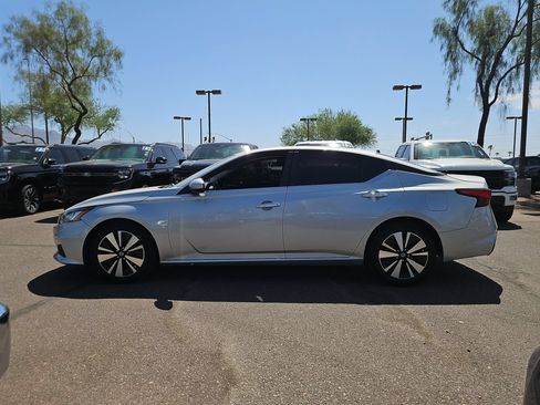 Used 2021 Nissan Altima 2.5 SV FWD image 9