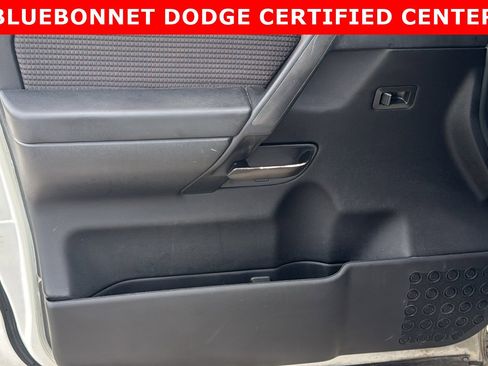 Used 2012 Nissan Titan SV image 11