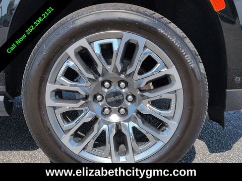Used 2024 GMC Yukon XL Denali Ultimate AWD/4WD image 12