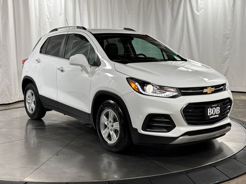 Used 2018 Chevrolet Trax LT w/ LT Convenience Package FWD image 7