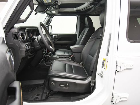 Used 2024 Jeep Wrangler Sahara image 18