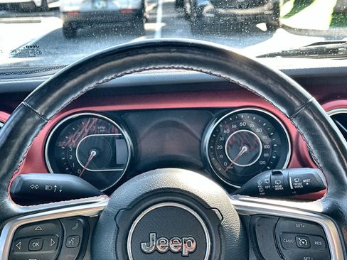 Used 2019 Jeep Wrangler Unlimited Rubicon image 18