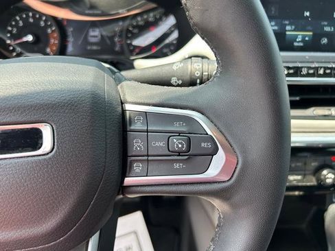 Used 2024 Jeep Compass Limited image 21