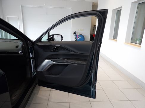 Used 2024 Cadillac Lyriq Sport AWD/4WD image 23