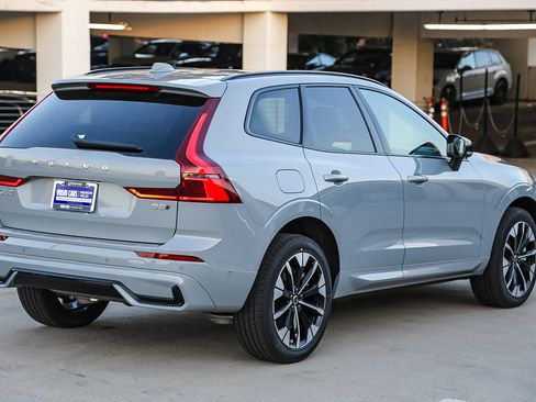 New 2026 Volvo XC60 B5 Ultra image 8