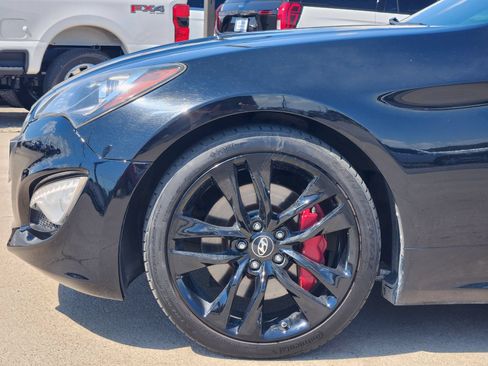 Used 2015 Hyundai Genesis 3.8 RWD image 9