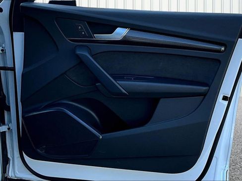 Used 2022 Audi SQ5 Premium w/ Convenience Package image 28