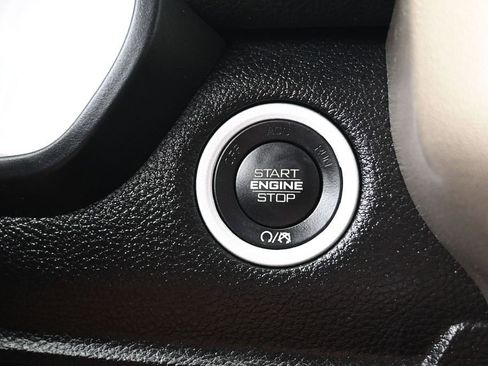 Used 2022 RAM 1500 Laramie AWD/4WD image 16