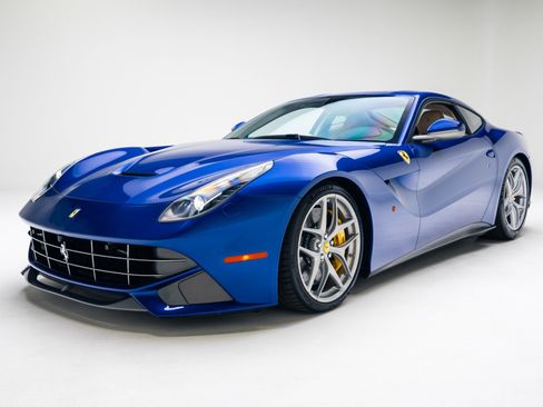 Used 2016 Ferrari F12 Berlinetta RWD image 7