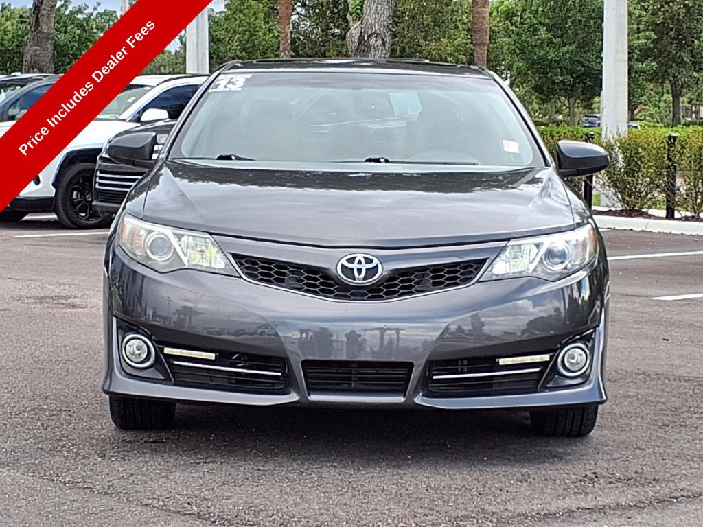 Used 2013 Toyota Camry SE w/ Leather Pkg FWD image 3