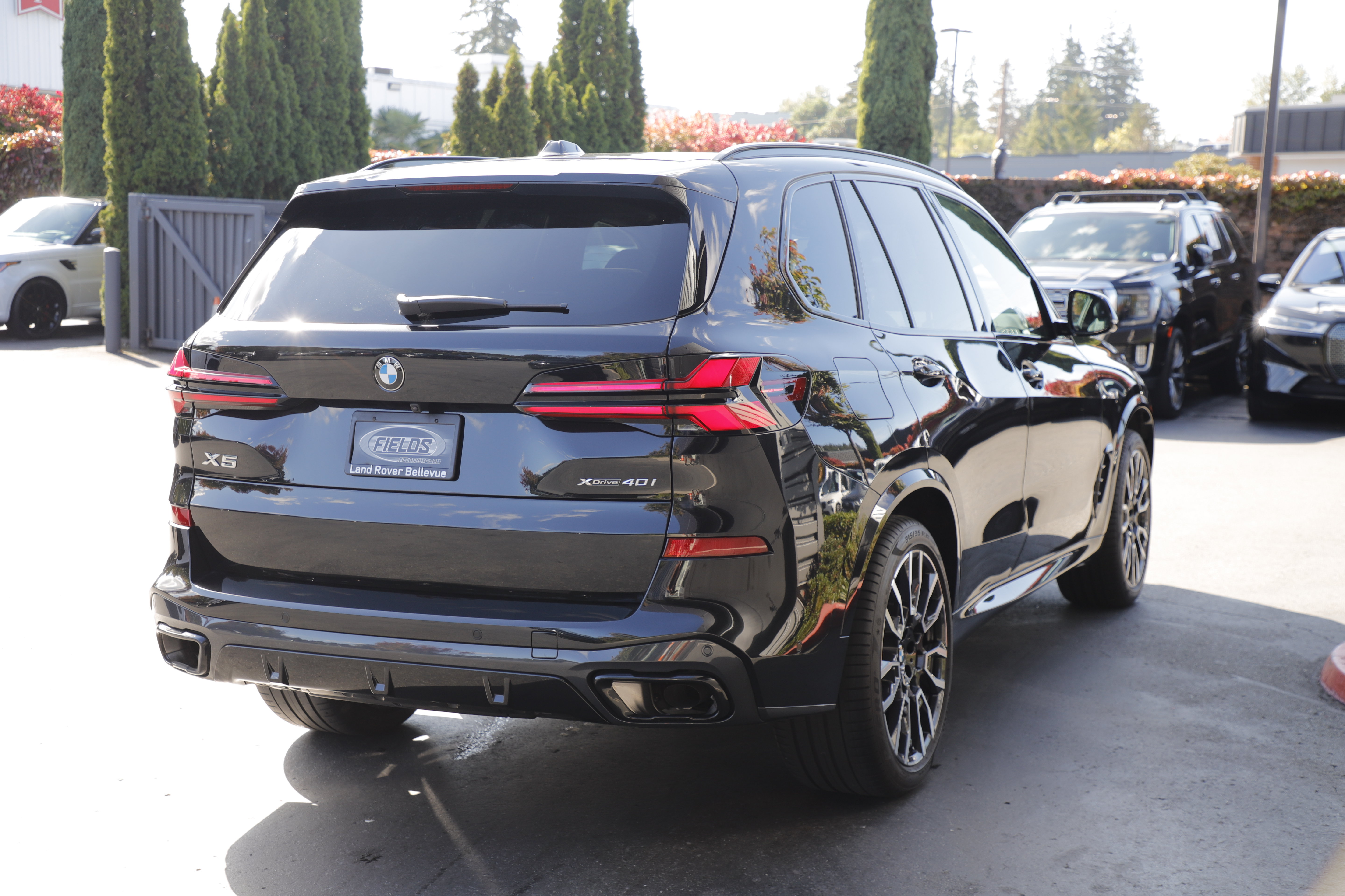 Used 2025 BMW X5 xDrive40i w/ M Sport Package AWD/4WD image 10