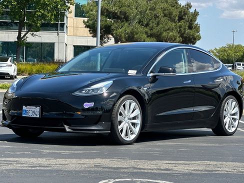 Used 2018 Tesla Model 3 Mid Range RWD image 8
