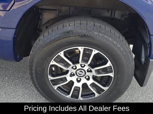 Used 2020 Nissan Titan SV w/ SV Convenience Package AWD/4WD image 12