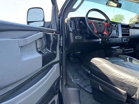 Used 2021 GMC Savana 2500 w/ Enhanced Convenience Package RWD image 14