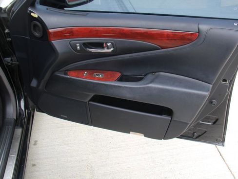 Used 2007 Lexus LS 460 Luxury image 28