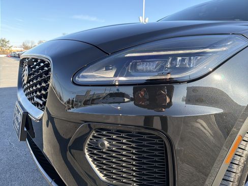 Used 2024 Jaguar E-PACE R-Dynamic SE image 10