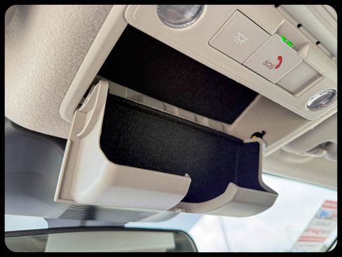 New 2026 Nissan Kicks SR FWD image 48