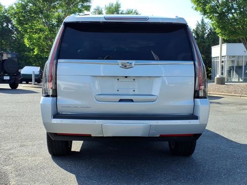 Used 2016 Cadillac Escalade ESV Premium AWD/4WD image 16