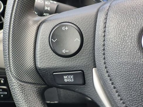 Used 2018 Toyota Corolla LE FWD image 22
