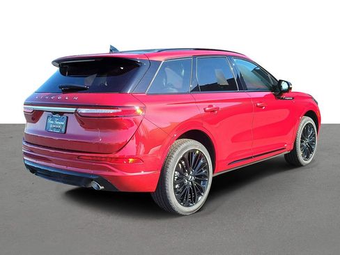 New 2026 Lincoln Corsair Premiere image 4