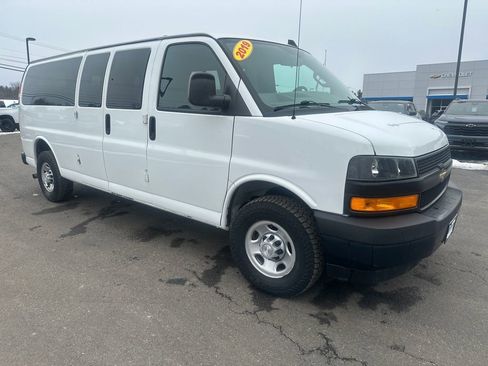 Used 2019 Chevrolet Express 3500 LS RWD image 7