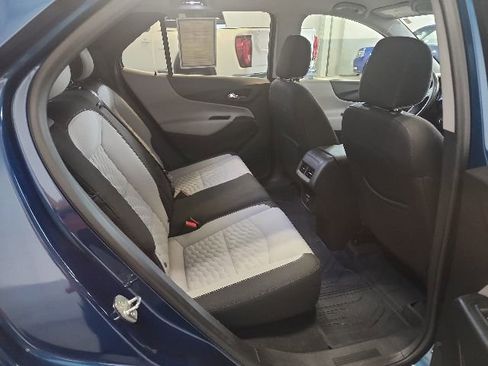 Used 2020 Chevrolet Equinox LT w/ Driver Convenience Package AWD/4WD image 18