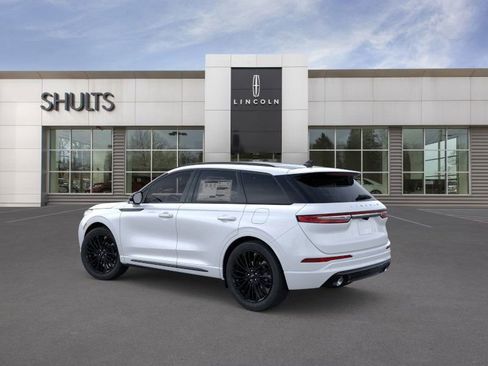 New 2026 Lincoln Corsair Reserve image 4