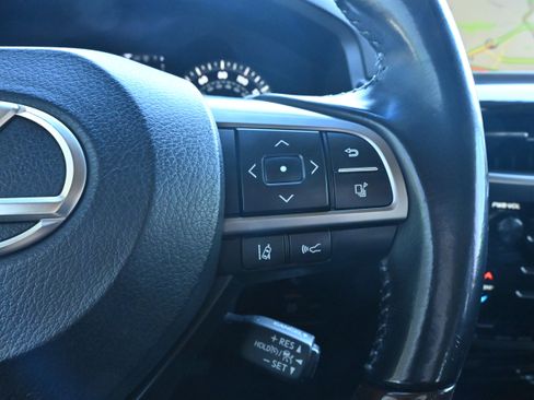 Used 2018 Lexus LX 570 4WD image 33