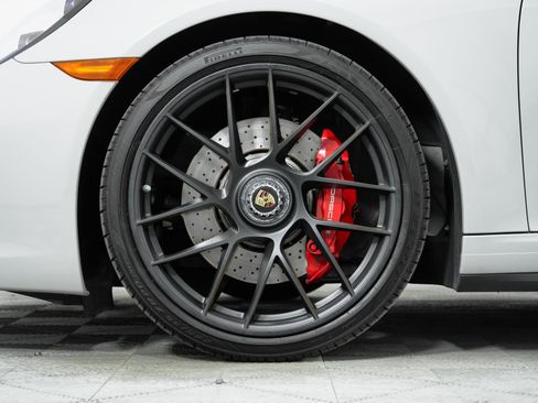 Used 2018 Porsche 911 Targa 4 GTS image 38