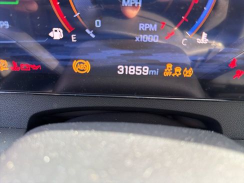 Used 2024 Chevrolet Traverse LT w/ Midnight/Sport Edition image 9