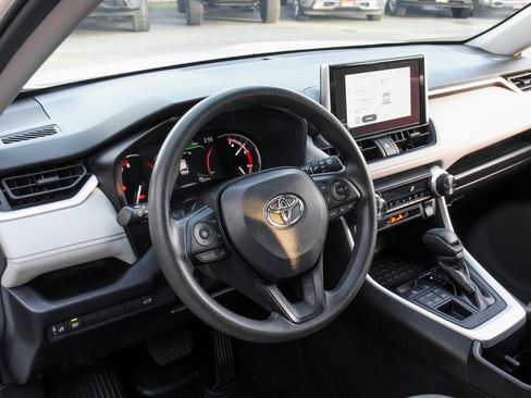 Used 2023 Toyota RAV4 XLE image 17