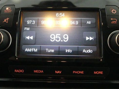 Used 2018 RAM ProMaster 2500 w/ Premium Appearance Group image 35