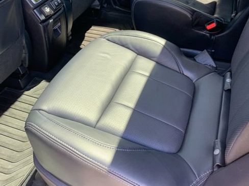Used 2022 Subaru Ascent Touring AWD/4WD image 13