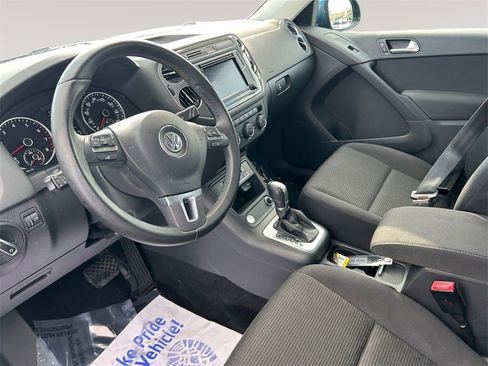 Used 2017 Volkswagen Tiguan Limited w/ Premium Package image 10