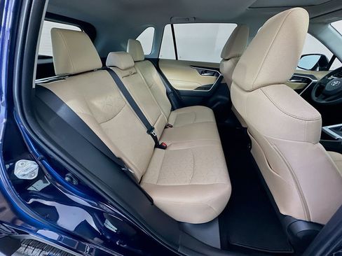 Certified 2025 Toyota RAV4 XLE w/ Convenience Package FWD image 27