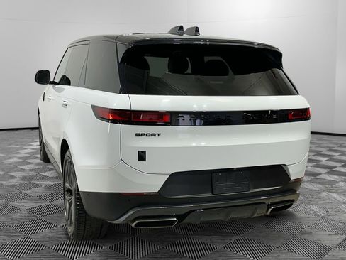Used 2024 Land Rover Range Rover Sport SE image 3