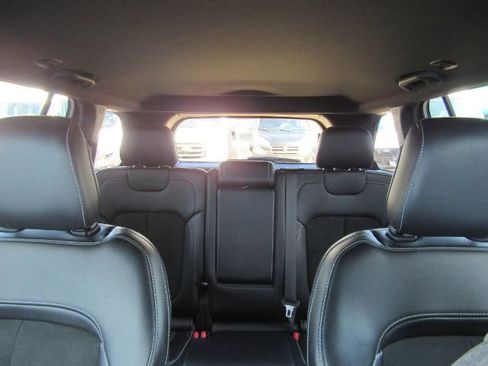 Used 2025 Jeep Grand Cherokee Altitude image 35