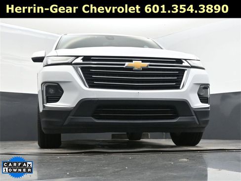 Used 2023 Chevrolet Traverse LT image 49