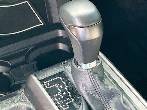 Used 2022 Toyota Tacoma TRD Off-Road w/ Technology Package image 15