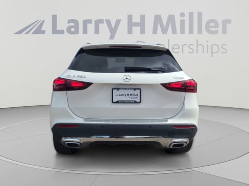 Used 2025 Mercedes-Benz GLA 250 4MATIC image 4