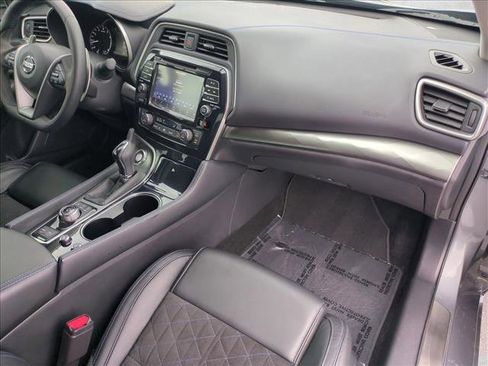 Used 2018 Nissan Maxima SR w/ Midnight Edition image 22