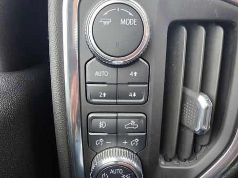 Used 2022 GMC Sierra 2500 AT4 w/ AT4 Preferred Package AWD/4WD image 23