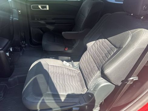 Used 2020 Ford Explorer XLT AWD/4WD image 27