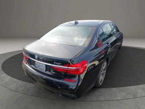 Used 2019 BMW 740i w/ M Sport Package RWD image 2