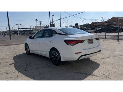 Used 2024 Nissan Sentra SV w/ Trunk Package image 9