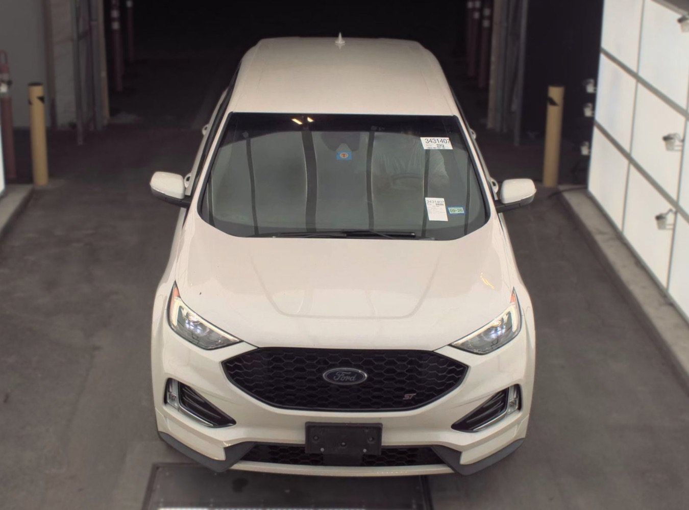 Used 2019 Ford Edge ST w/ Convenience Package AWD/4WD image 2